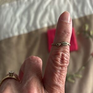 Elegant Silver color Arrow Ring appropriate 3.75